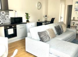 CDG STOPOVER Appartement, 10 min Charles de Gaulle,Parc Asterix,Paris, hotel in Moussy-le-Vieux