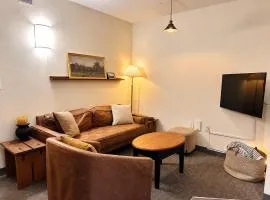 Cream City Industrial Loft Near Fiserv with Parking - Suite 2 - Sleeps 8