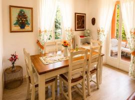 Lena's Home, מלון בבלינצונה