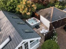 Clementine Cottage • Holcombe • Sleeps 7 • Hot Tub
