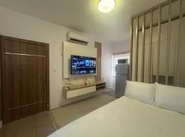 Exquisite 1-bed studio apartment