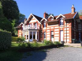 La Villa des Rosiers, hotel in Cricquebœuf