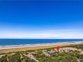 Beachfront with Loft & Fireplace in Copalis Beach