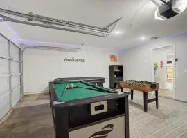 15 Min to International Airport! Cozy, Modern Home