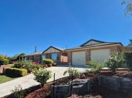 Beautifully luxurious, spacious house, track views