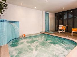 Hotel Antares, hotel in Cattolica