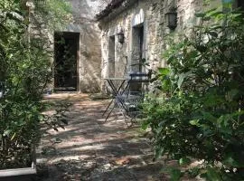 maison insolite dans un hameau