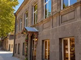 Mini hotel in centre