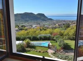Apartment Montegolo Four With Pool And Lake View