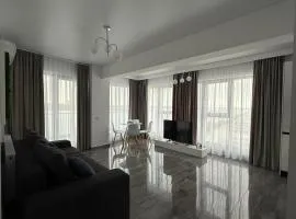 Seaside Escape - Luxury Apartment
