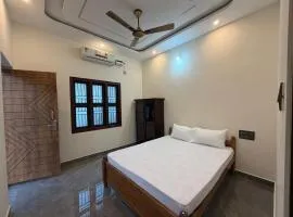 Tri Riverfront Homestay