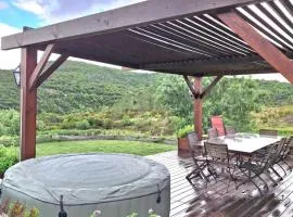 Gîte 9 places, jacuzzi & cascade secrète une minute en voiture proche Roquebrun