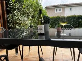 Villa cosy jardin, piscine, 3 mn du lac St-Cassien