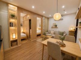 NerLand Studio Apartment 218 Lac Long Quan, hotel u Hanoju