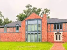 Relaxing Getaway with Private Hot Tub 7 Br 4 bath