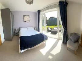Porthkidney Suite, Carbis Bay, St Ives, free parking