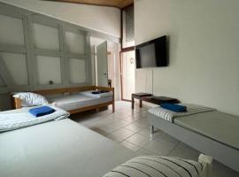 Gemütliche Wohnung mit WLAN, TV und Parkplatz, hotel di Niederdorla