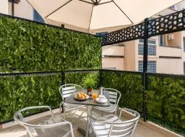 Stylish 8-Bed Home near Duomo ideal for Groups Families with terrace garden parking