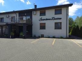 Świerkowe Zacisze hotel, hótel í Firlej