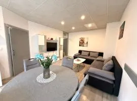 Hugo s home, apartman blizu bazena i bolnice
