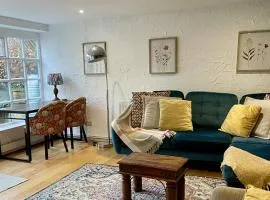 Dene Cottage - Garden & Log Burner - Dogs welcome