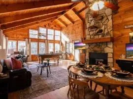 Private Cabin Retreat Near Helen WiFi Hot Tub