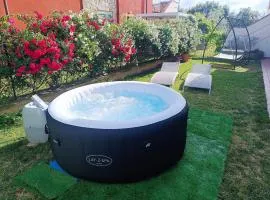 Oasi Relax con Jacuzzi e Giardino Privato