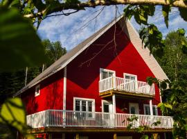 Chalet Rouge، فندق في نيو ريتشموند