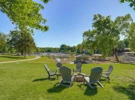 Kayaks & Boat Dock: Waterfront Home in Grove