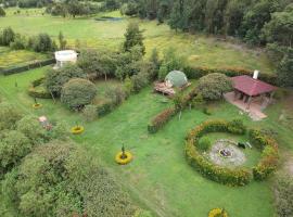 Glamping&BBQ San José - Susa Cundinamarca, хотел в Susa