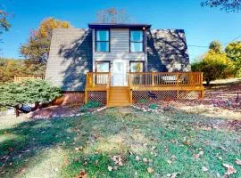 Dock Sun Point - Lakefront home for easy boating, fishing, private dock & AC/Wifi, Dogs ok!