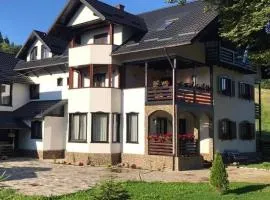 Casa Corlățeni