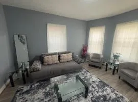 Beautiful apartment walking distance to stadium!