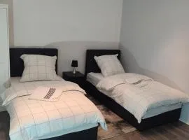 Privatzimmer in 3-Zimmer-Wohnung Gemeinschaftsküche & Bad