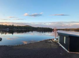 House with a spectacular view over Torne river, hotelli Kiirunassa