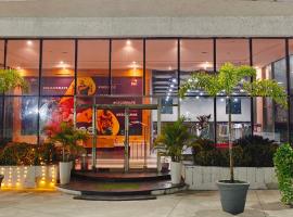 PGC Chennai Resort & Club By SSS – hotel w mieście Ponneri