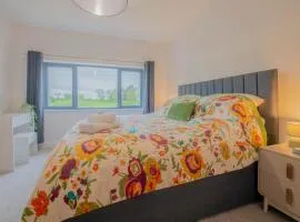 Stylish 3-Bed Home Near Scotch Corner by MCPI Hosting, Perfect For Families & Groups!