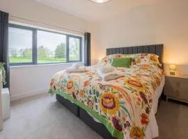 Stylish 3-Bed Home Near Scotch Corner by MCPI Hosting, Perfect For Families & Groups!