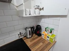 Lovely Boutique Modern Studio Flat Entire Place