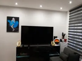 Blackapartment2