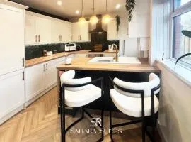 Stylish 2 Bed Hyde - sleeps 4 - Contractor & Family - Free Parking
