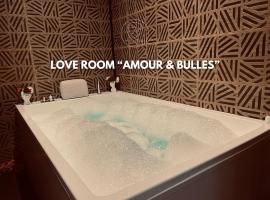 Love Room Valence - Amour et Bulles - Balnéo - Miroir XXL Terrasse, hotel a Bourg-lès-Valence