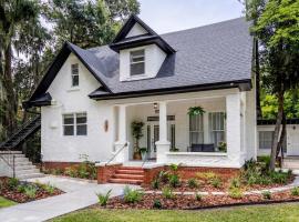 Newly Reno'd Historic Mansion 1 Mile to UF & DT, Hotel in Gainesville