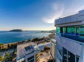 Comfy sea view apartment in hotel Tre canne-center of city-near beach