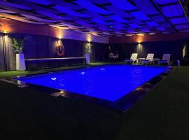 Tuscany Villa Jarash, ξενοδοχείο σε Al Madwar