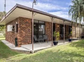 Bongaree Retreat With Room For The Boat