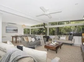 Pool, Pet - Friendly, Fireplace, Walk To Beach