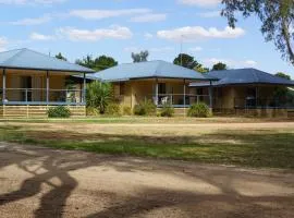 Tooleybuc River Retreat Villas