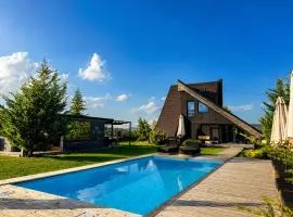 Zoe Luxury House
