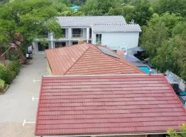 Tripple - N Guest Lodge